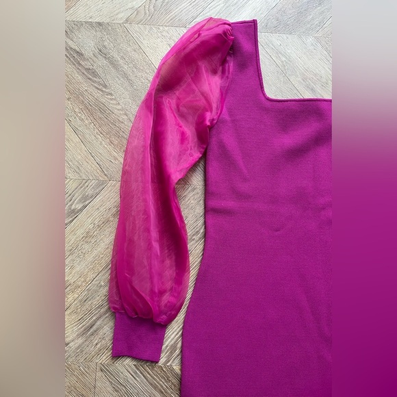 NEW HOUSE OF HARLOW - Bodycon Dress with Sheer Sleeves - Picture 12 of 16